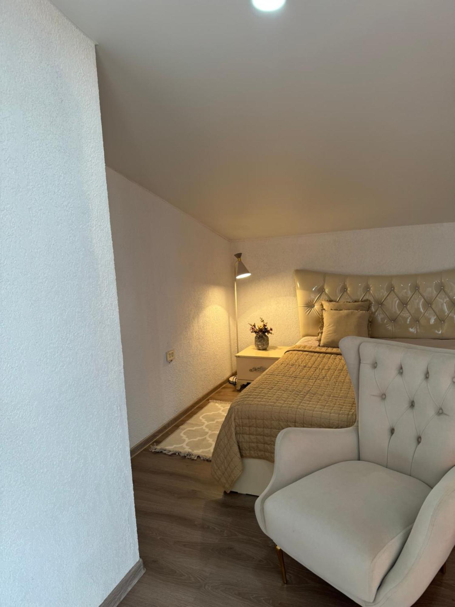 Guest House Elene Gori Exterior photo