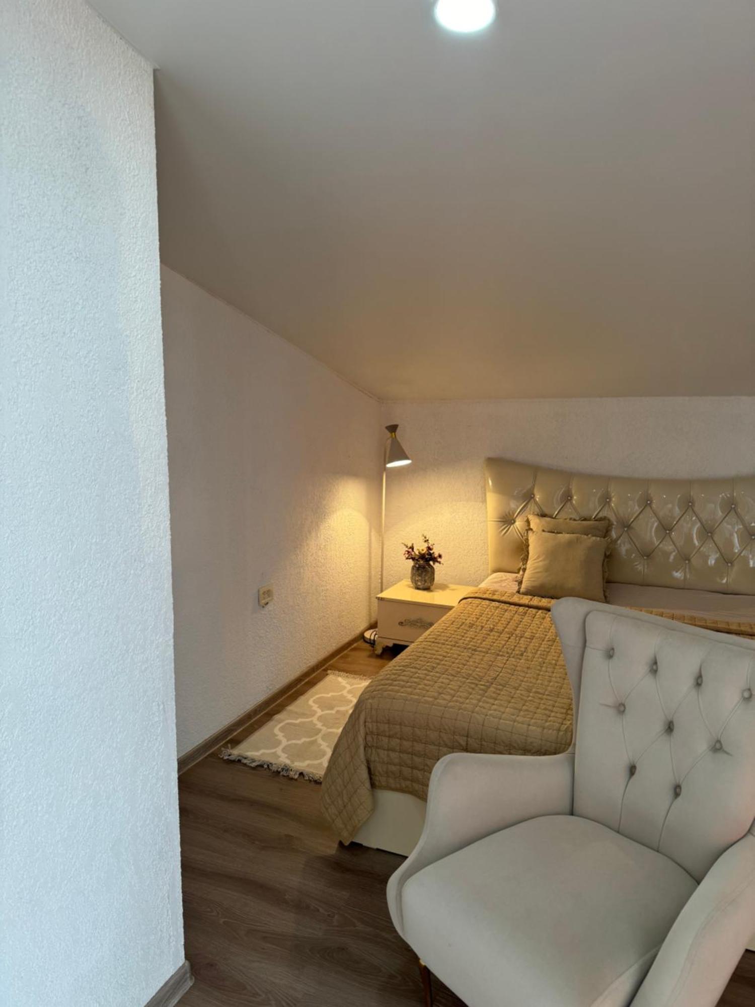 Guest House Elene Gori Exterior photo