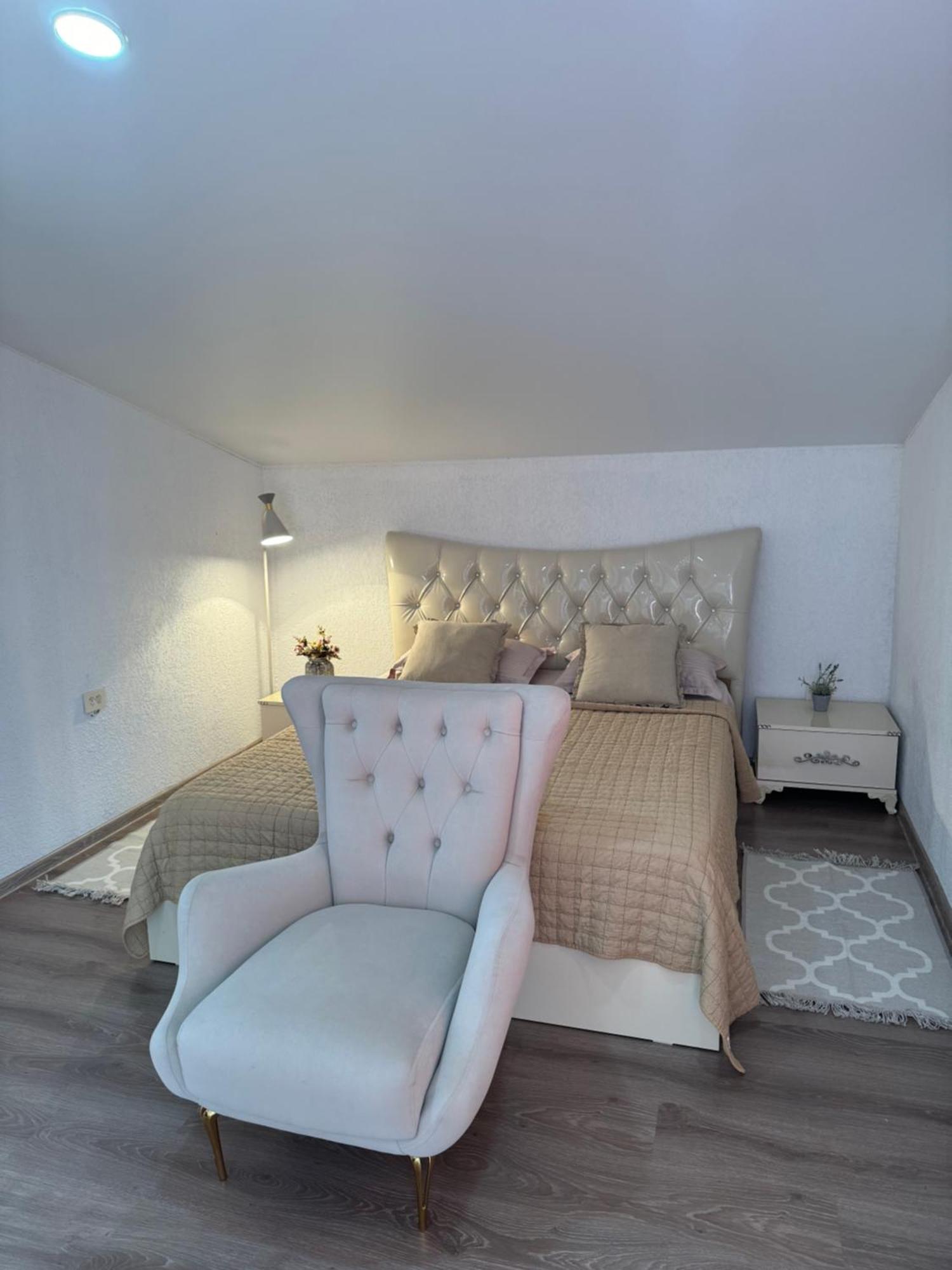 Guest House Elene Gori Exterior photo