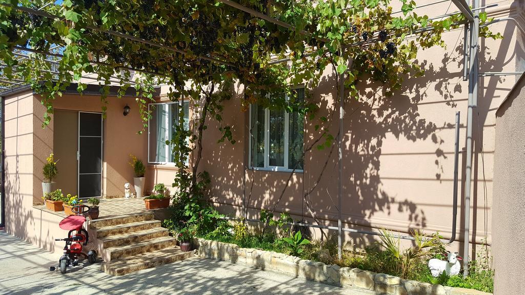 Guest House Elene Gori Exterior photo