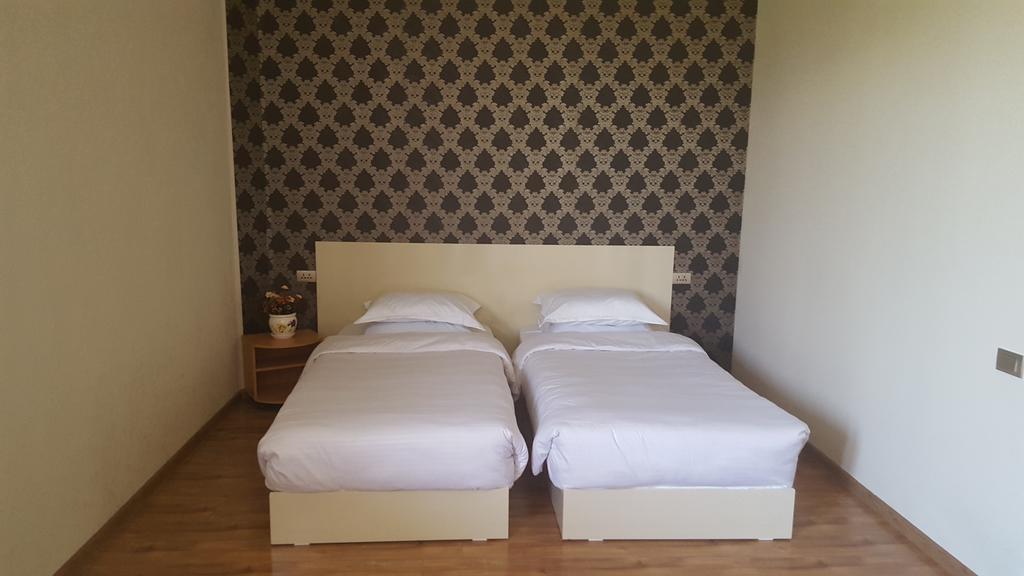 Guest House Elene Gori Exterior photo
