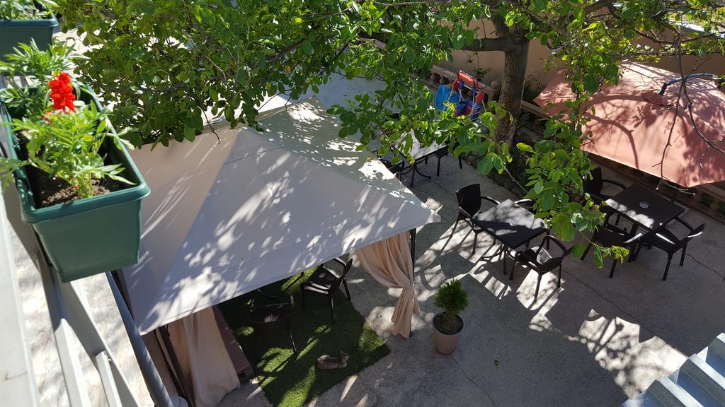 Guest House Elene Gori Exterior photo