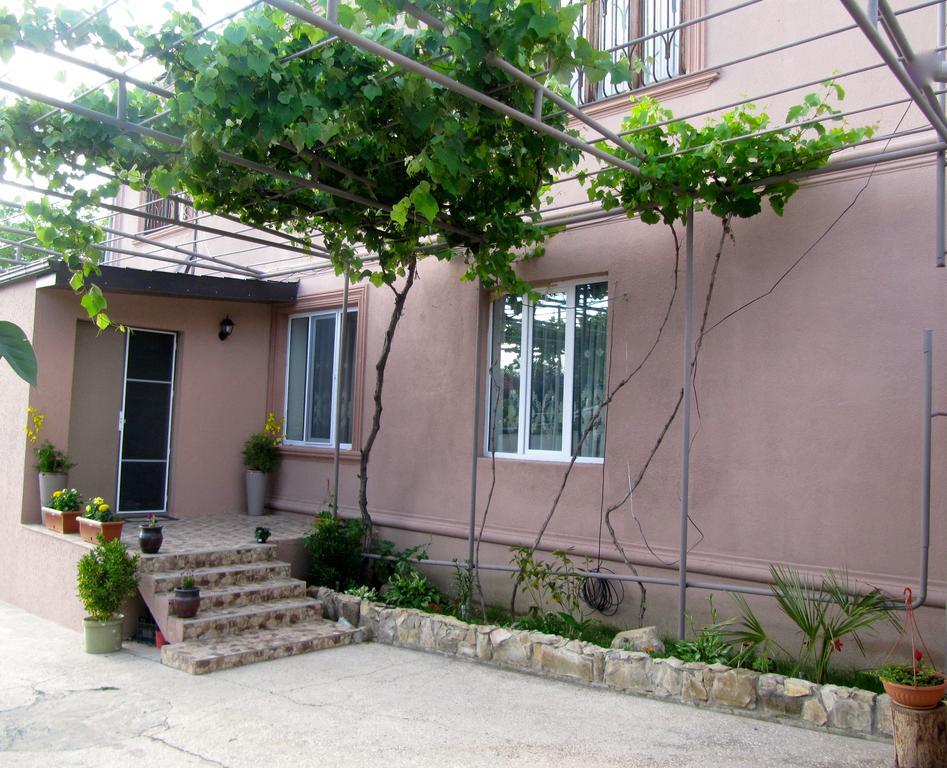 Guest House Elene Gori Exterior photo