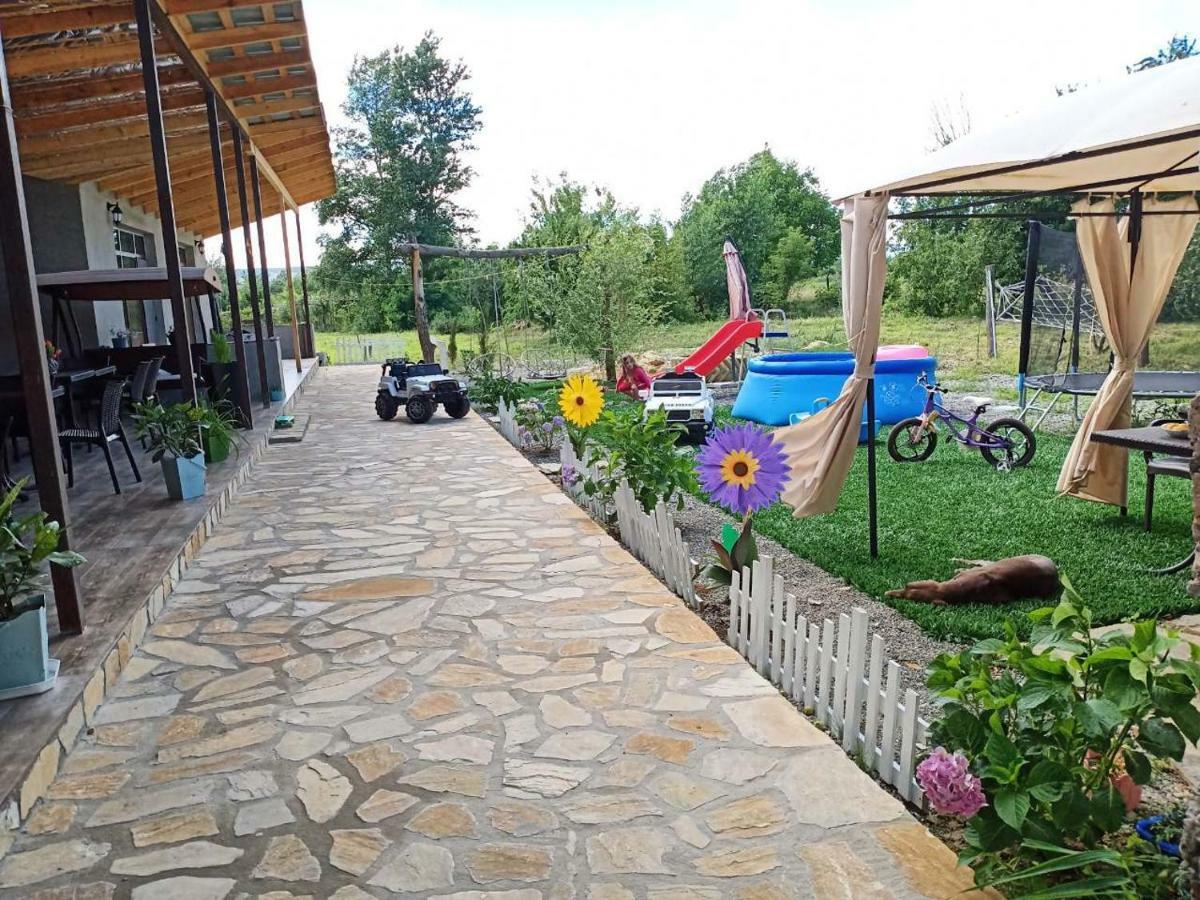 Guest House Elene Gori Exterior photo